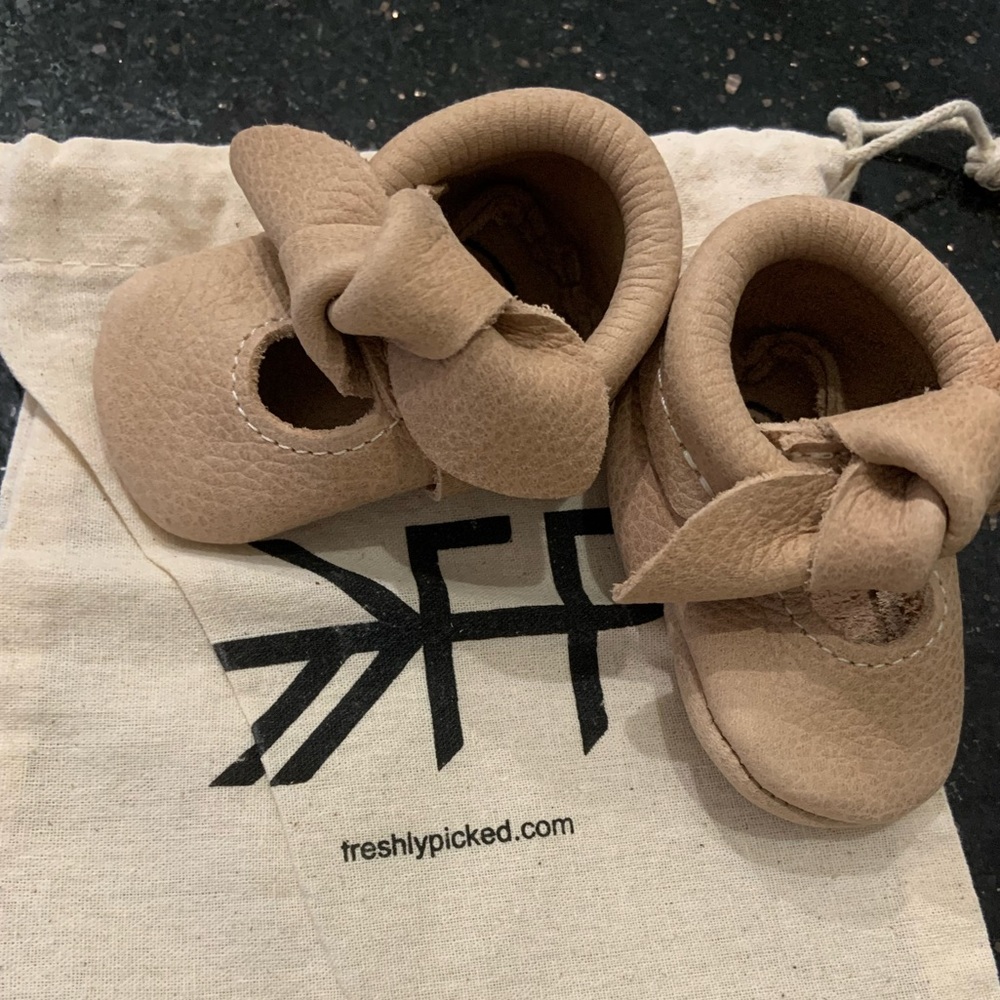 *NEW* Freshly Picked Moccasins, Size 0 (Newborn)